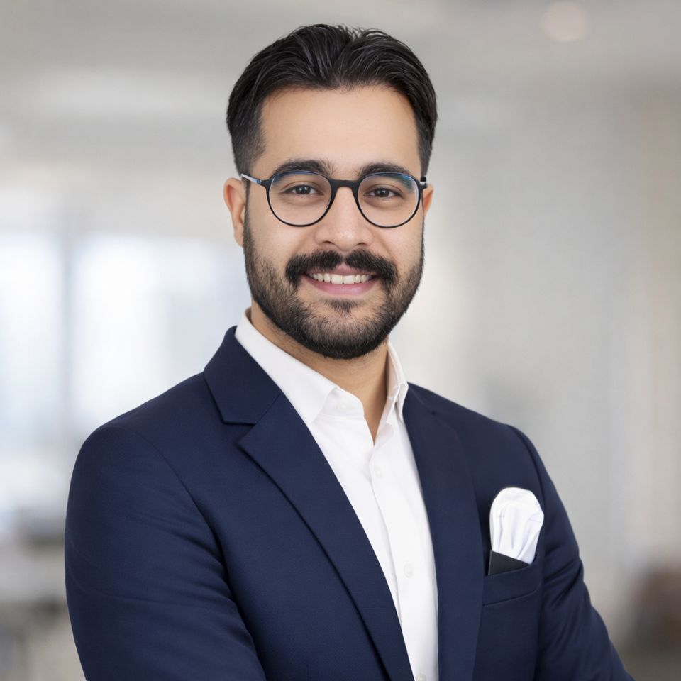 Portrait de Mohamed Acharki, consultant digital à Casablanca